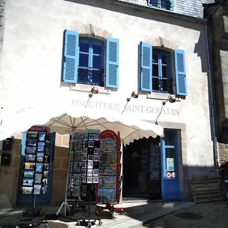 Coup De Coeur Sur Le Port De St Goustan, Tres Bel Avec Terrasse